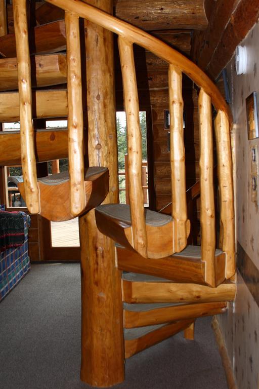 Wise Old Hunter Lodge Anchor Point Room photo