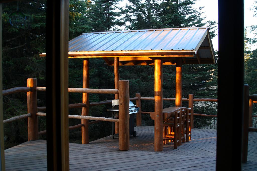 Wise Old Hunter Lodge Anchor Point Room photo