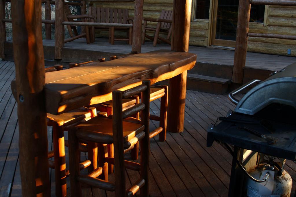 Wise Old Hunter Lodge Anchor Point Room photo
